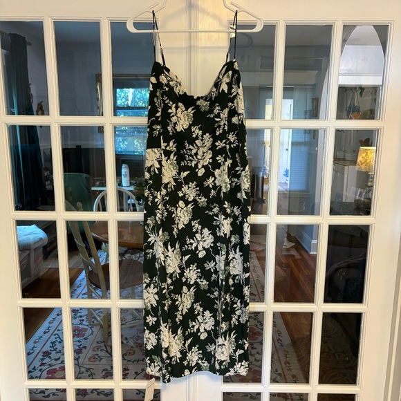 NWT Abercrombie & Fitch Green Floral Dress - Picture 2 of 5